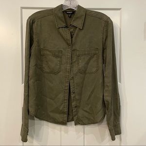 NWOT Express Army Green Long Sleeve Snap Up Shirt